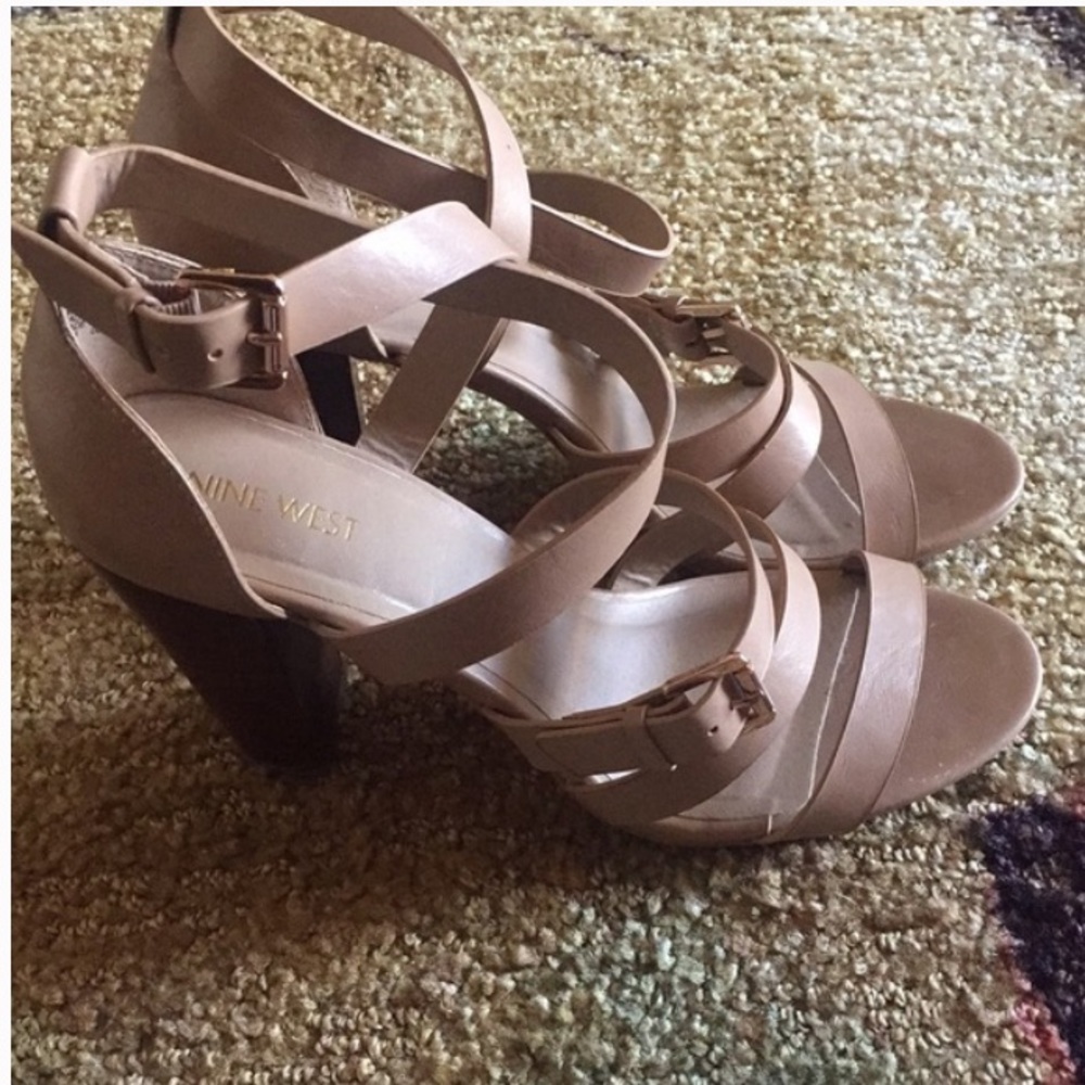 Heels - Picture 4 of 12
